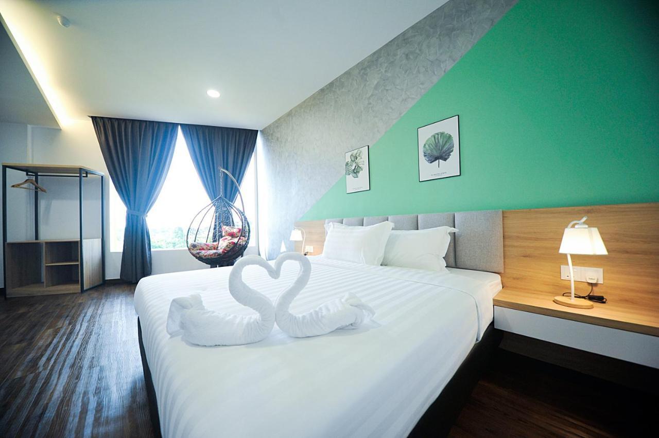 Mye Hotel Муар Екстериор снимка
