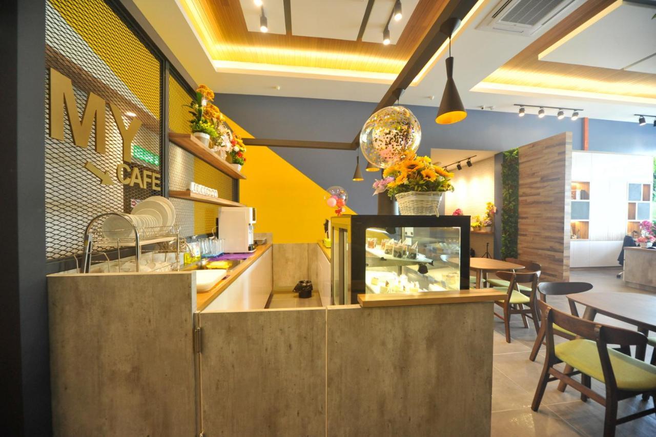 Mye Hotel Муар Екстериор снимка