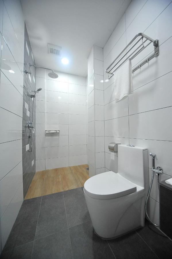 Mye Hotel Муар Екстериор снимка