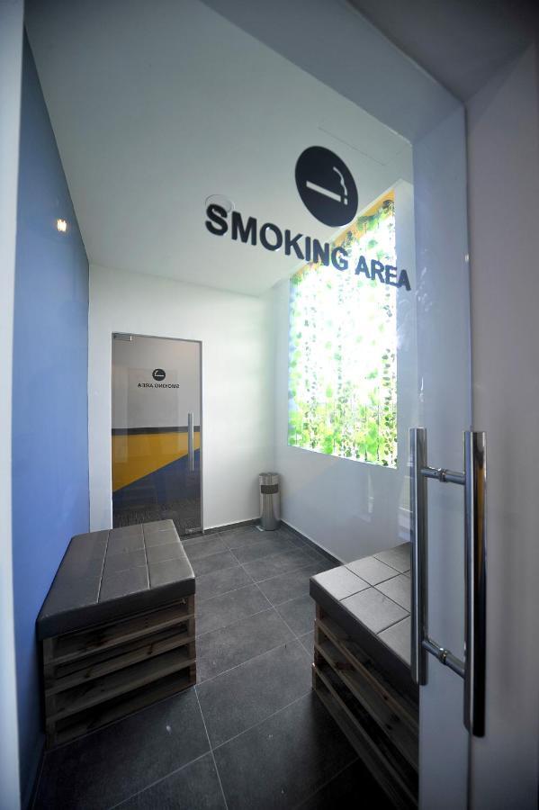 Mye Hotel Муар Екстериор снимка
