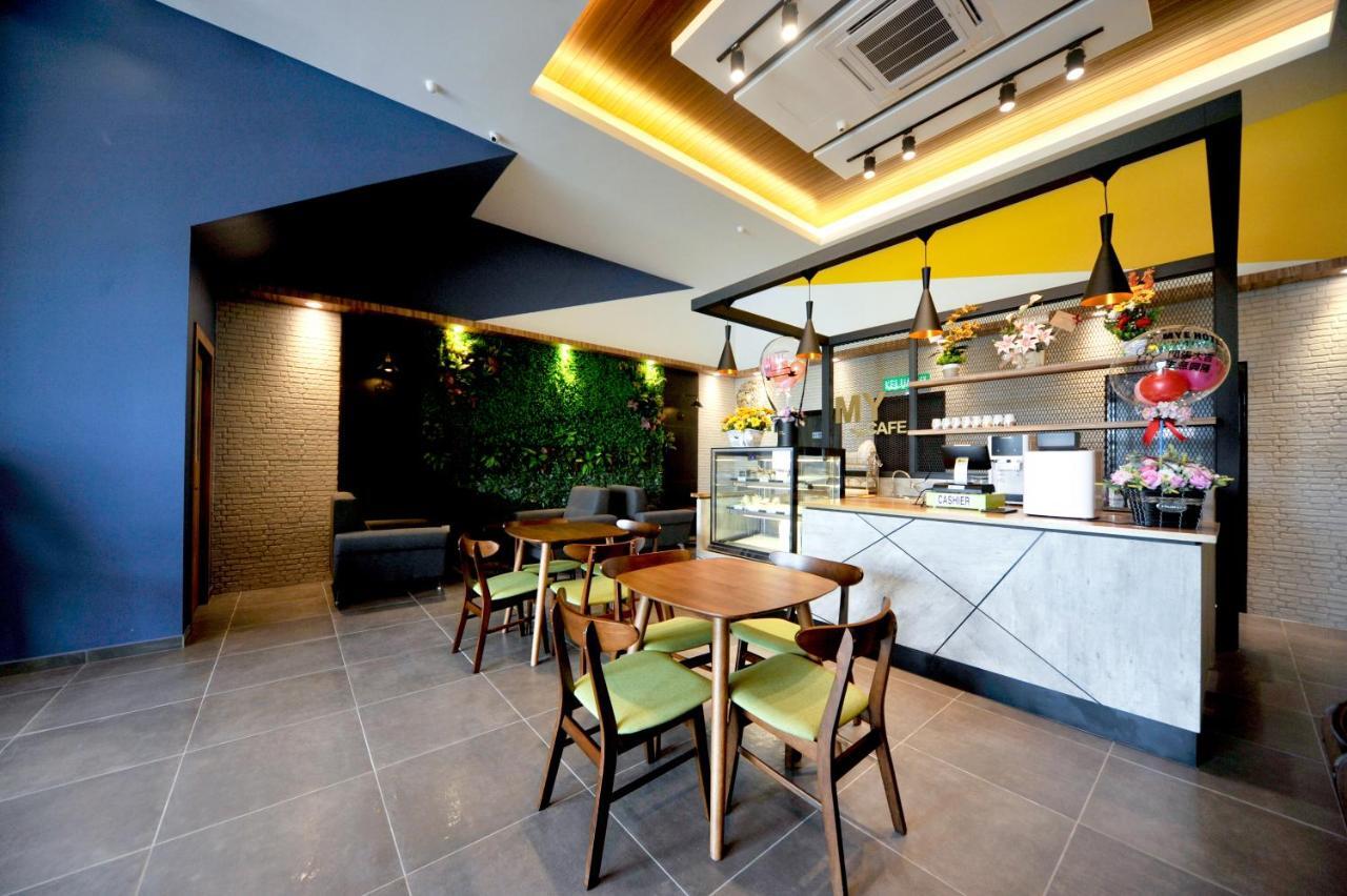 Mye Hotel Муар Екстериор снимка