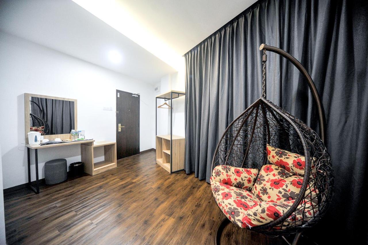Mye Hotel Муар Екстериор снимка