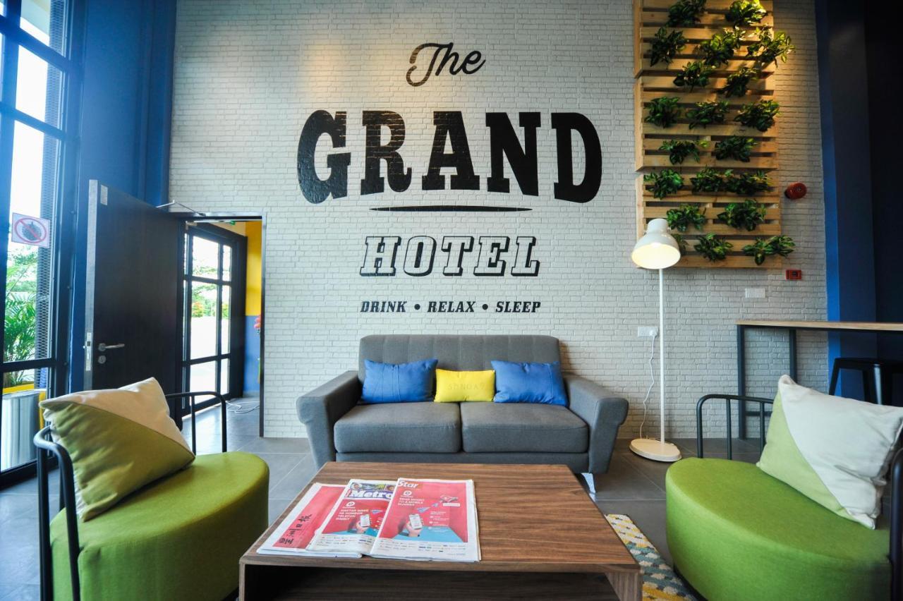 Mye Hotel Муар Екстериор снимка