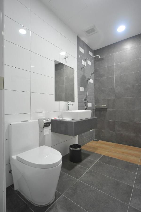 Mye Hotel Муар Екстериор снимка